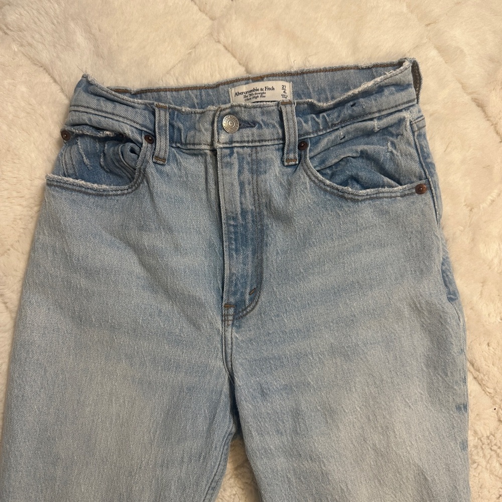 Ultra High Rise 90s Straight Jeans Short - Picture 4 of 5